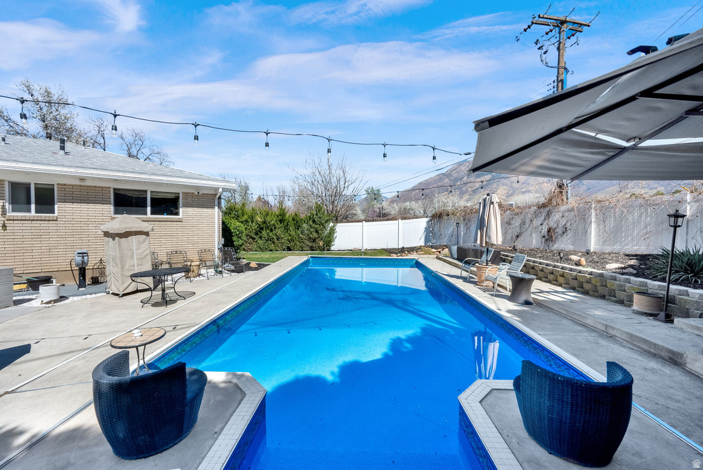 2140 E NYE CIR Cottonwood Heights, UT 84121
