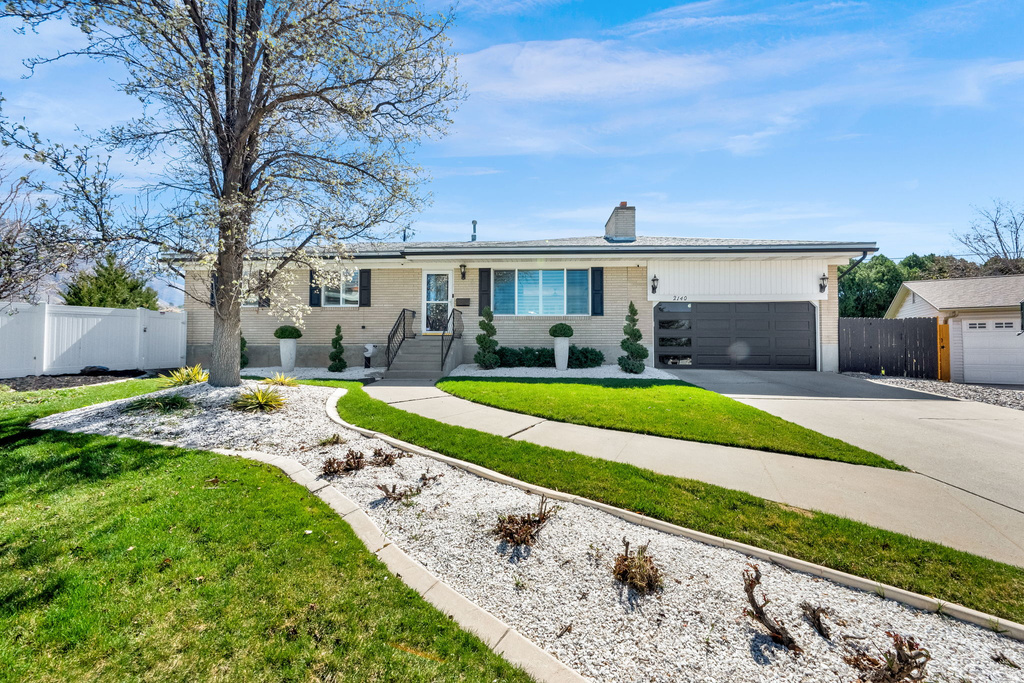 2140 E NYE CIR Cottonwood Heights, UT 84121