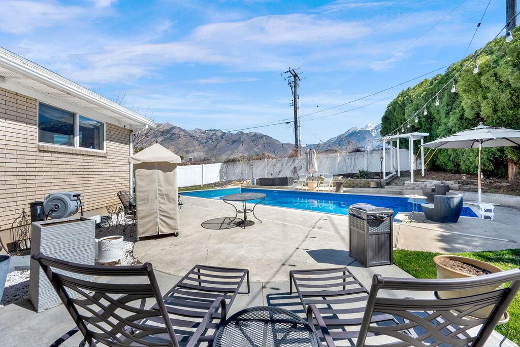 2140 E NYE CIR Cottonwood Heights, UT 84121
