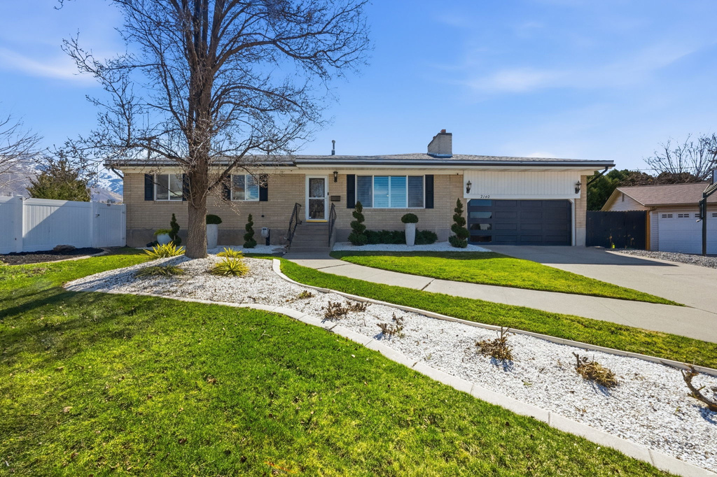 2140 E NYE CIR Cottonwood Heights, UT 84121