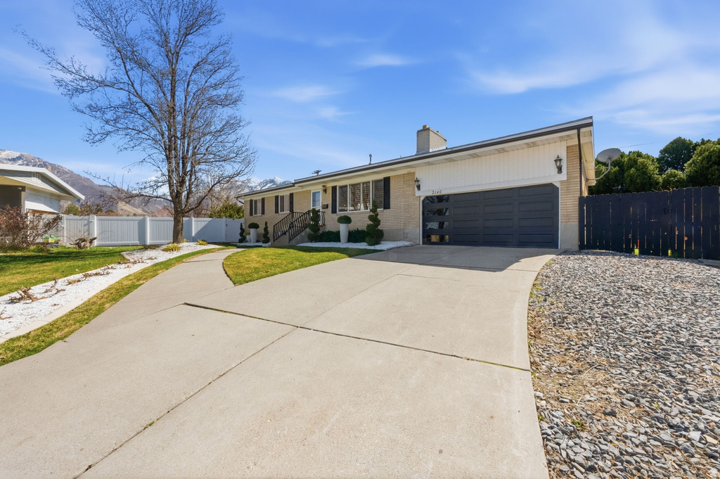 2140 E NYE CIR Cottonwood Heights, UT 84121