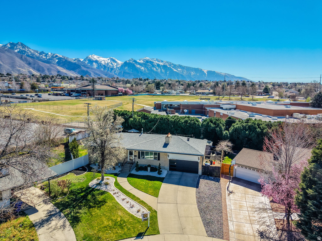2140 E NYE CIR Cottonwood Heights, UT 84121