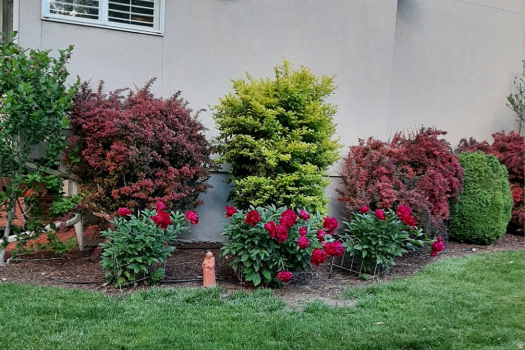 5446 S CROSSPOINTE CIR Taylorsville, UT 84123