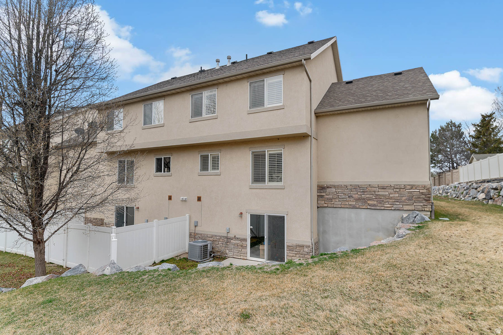 422 N 1322 E Lehi, UT 84043