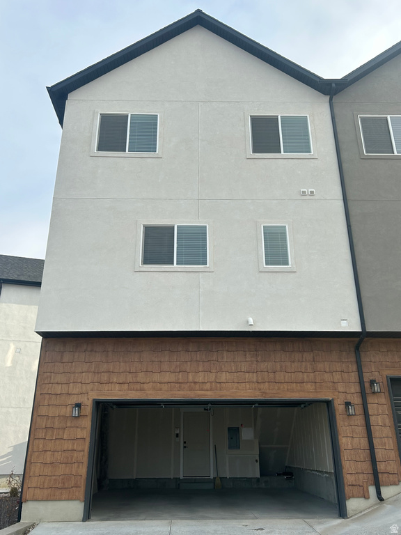 37 E VANTAGE DR North Salt Lake, UT 84054