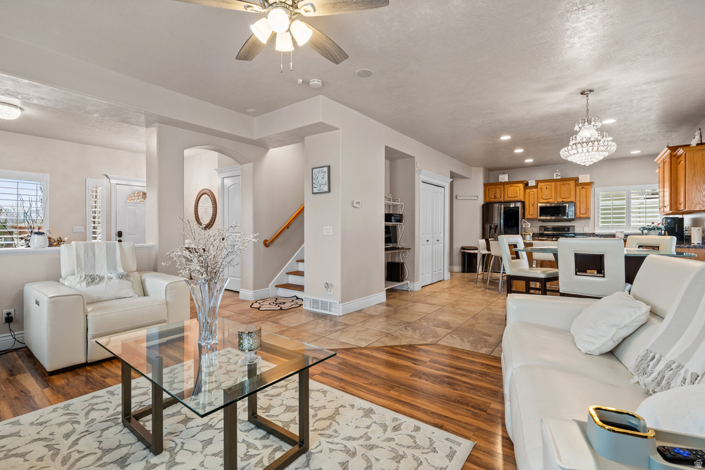 7956 S CRICKET LN West Jordan, UT 84081