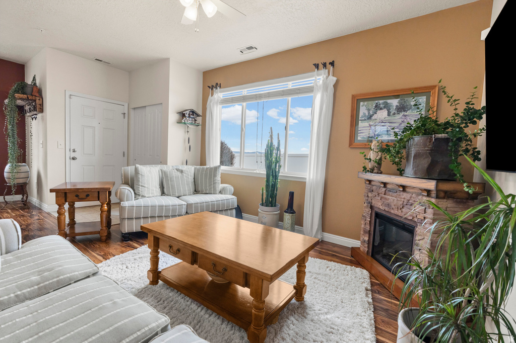 4669 W GREENSAND DR West Jordan, UT 84084