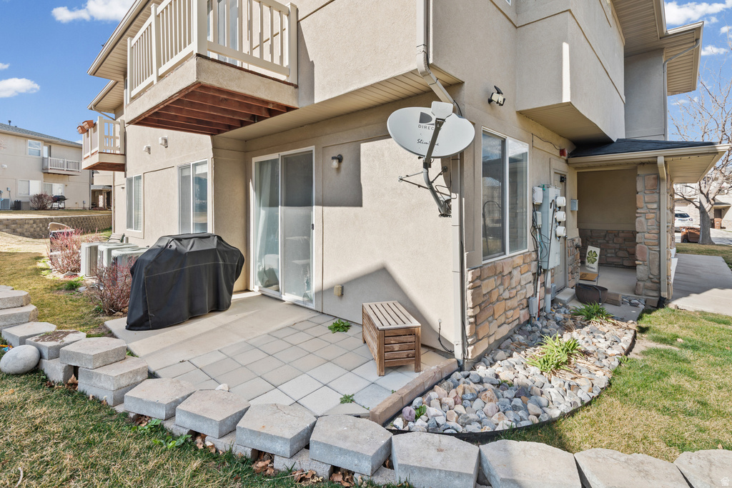 6633 W YELLOW POPPY DR West Jordan, UT 84081