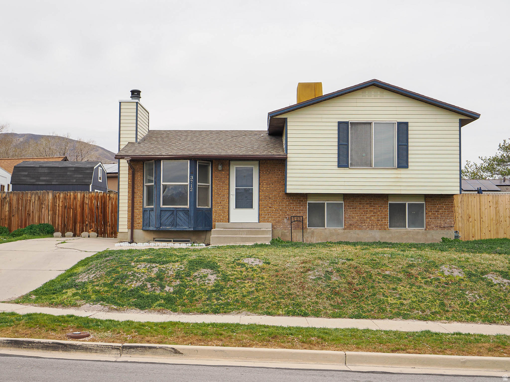 3712 S LONE STAR CIR Magna, UT 84044