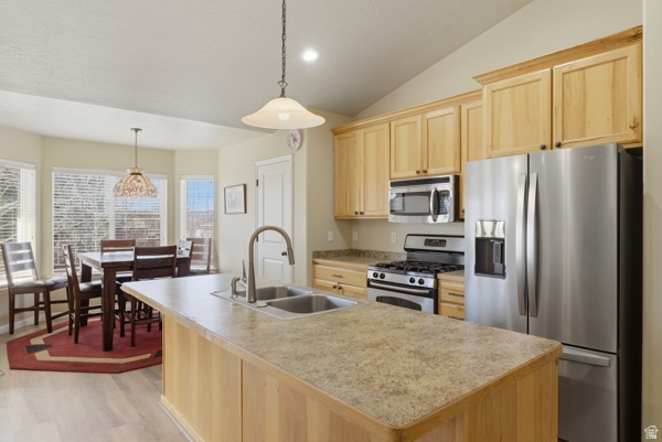 5325 S BRIDLE CIR Oakley, UT 84055