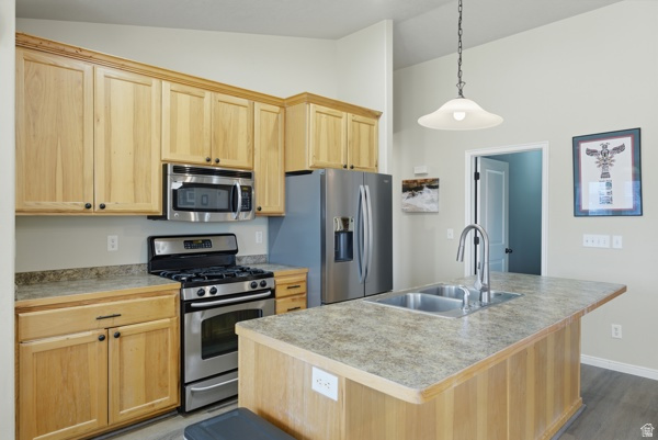 5325 S BRIDLE CIR Oakley, UT 84055