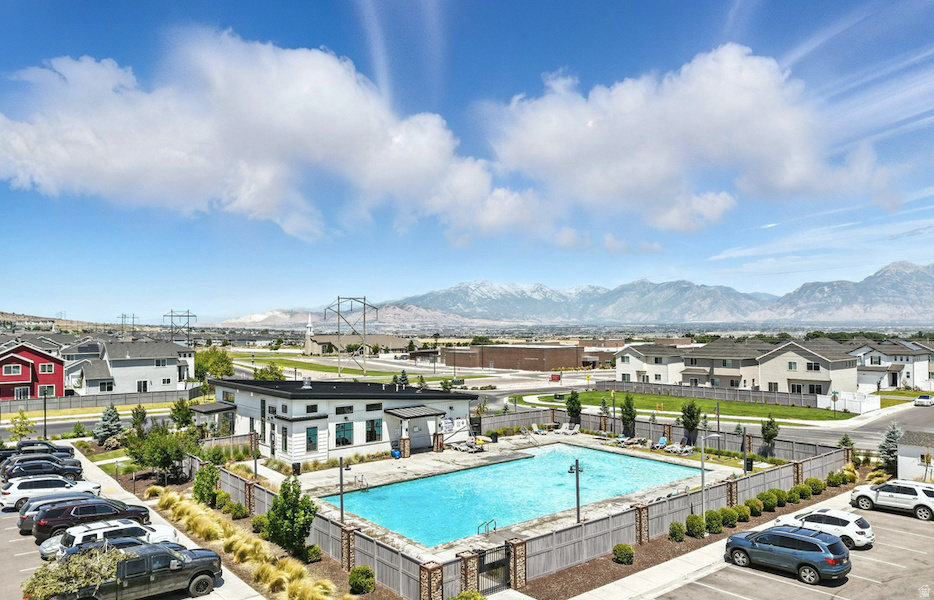 5083 E LAKEFIELD DR Eagle Mountain, UT 84005