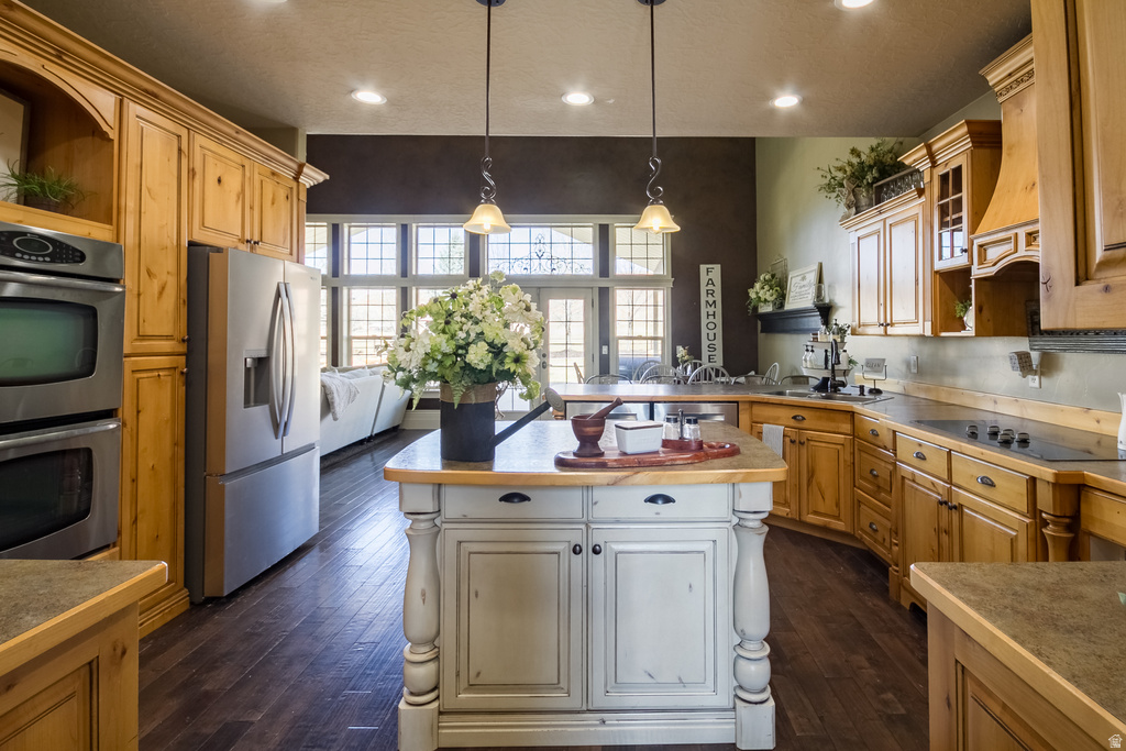 11103 E 7000 N Lapoint, UT 84039