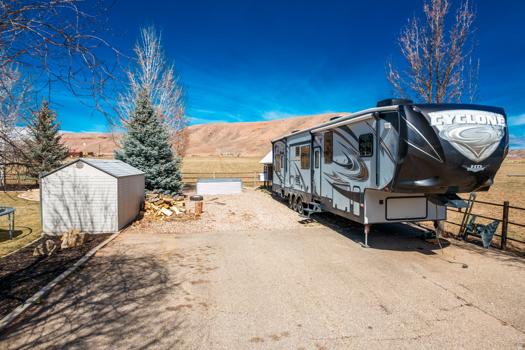 11103 E 7000 N Lapoint, UT 84039
