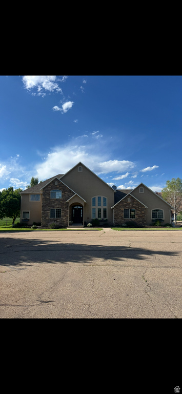 11103 E 7000 N Lapoint, UT 84039