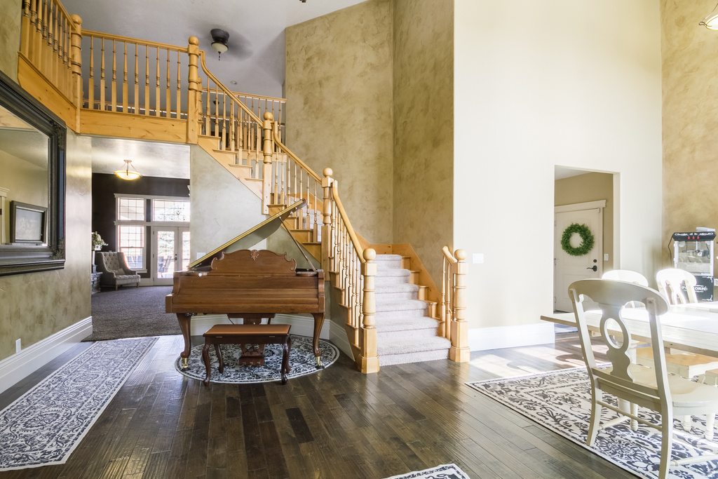 11103 E 7000 N Lapoint, UT 84039