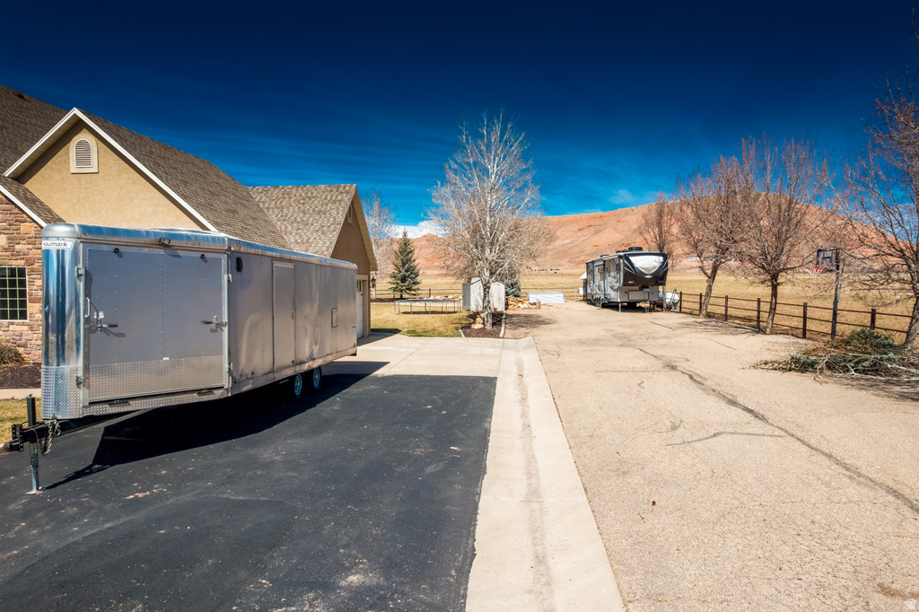 11103 E 7000 N Lapoint, UT 84039