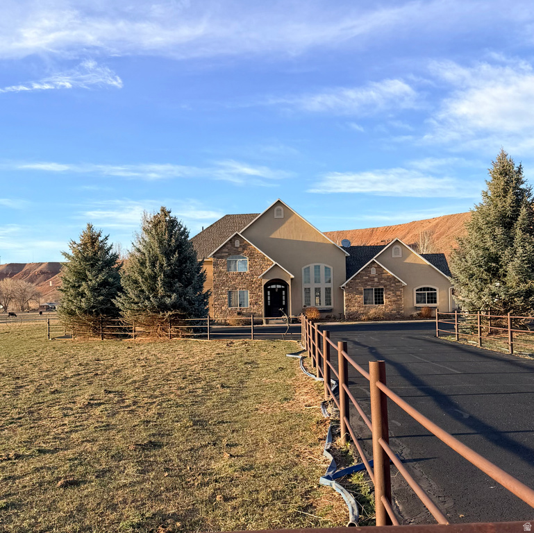 11103 E 7000 N Lapoint, UT 84039