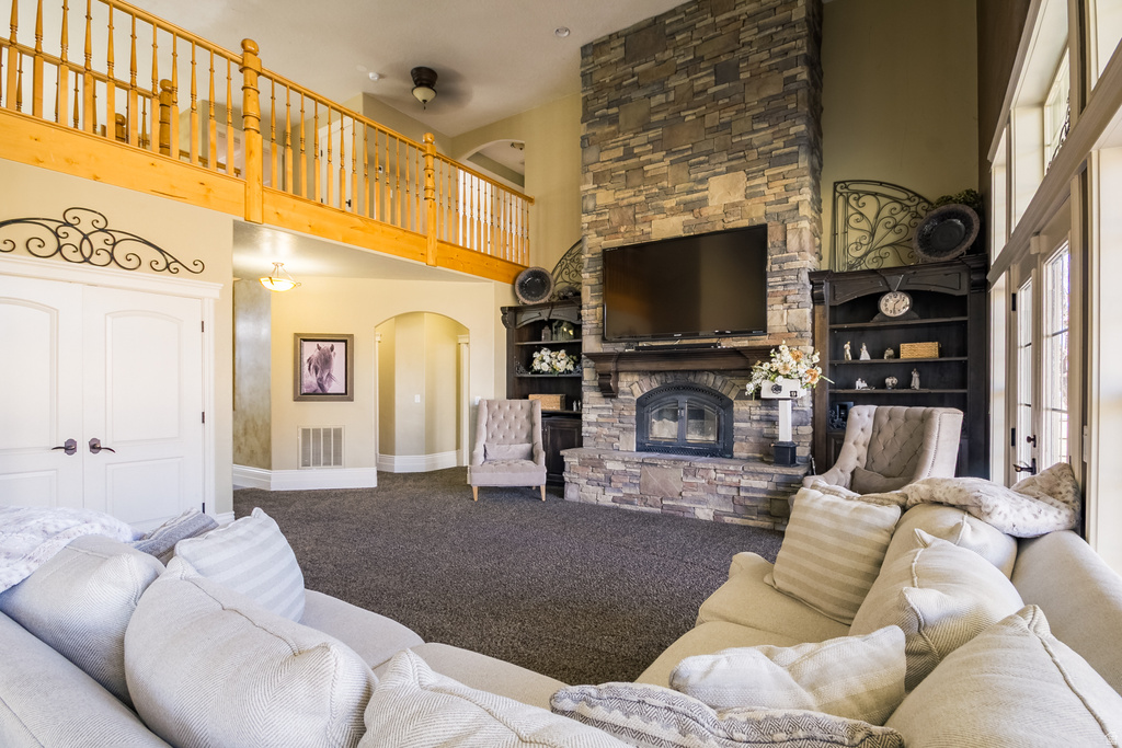 11103 E 7000 N Lapoint, UT 84039