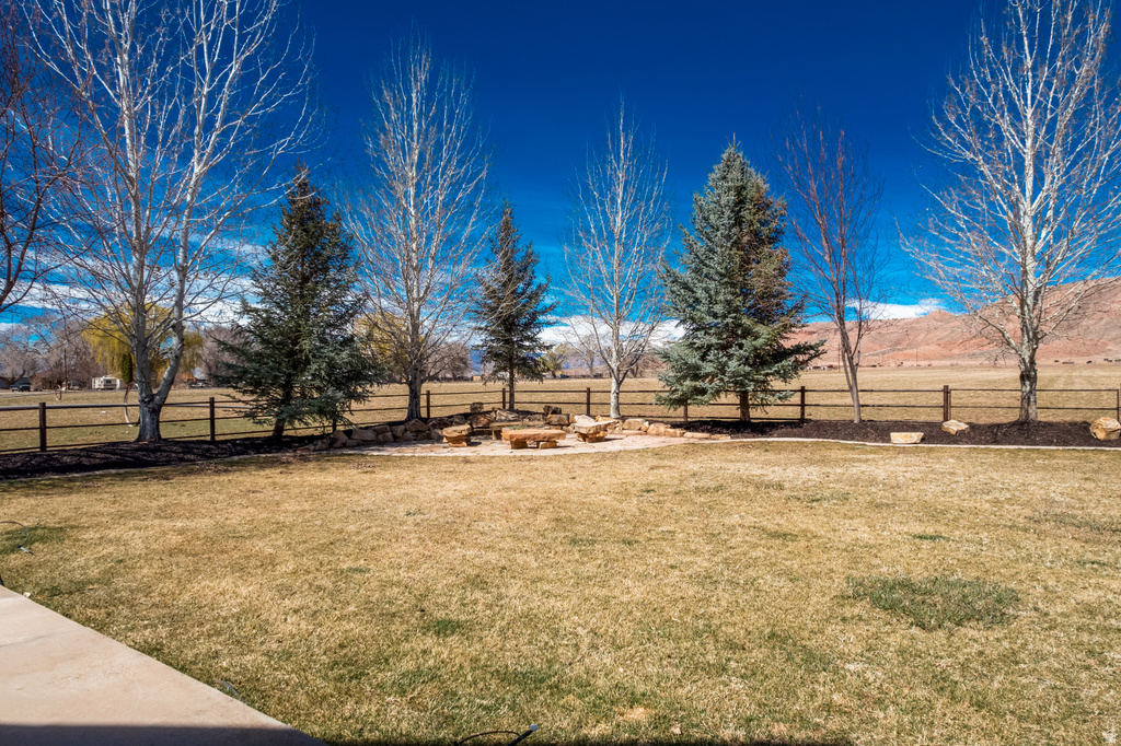 11103 E 7000 N Lapoint, UT 84039