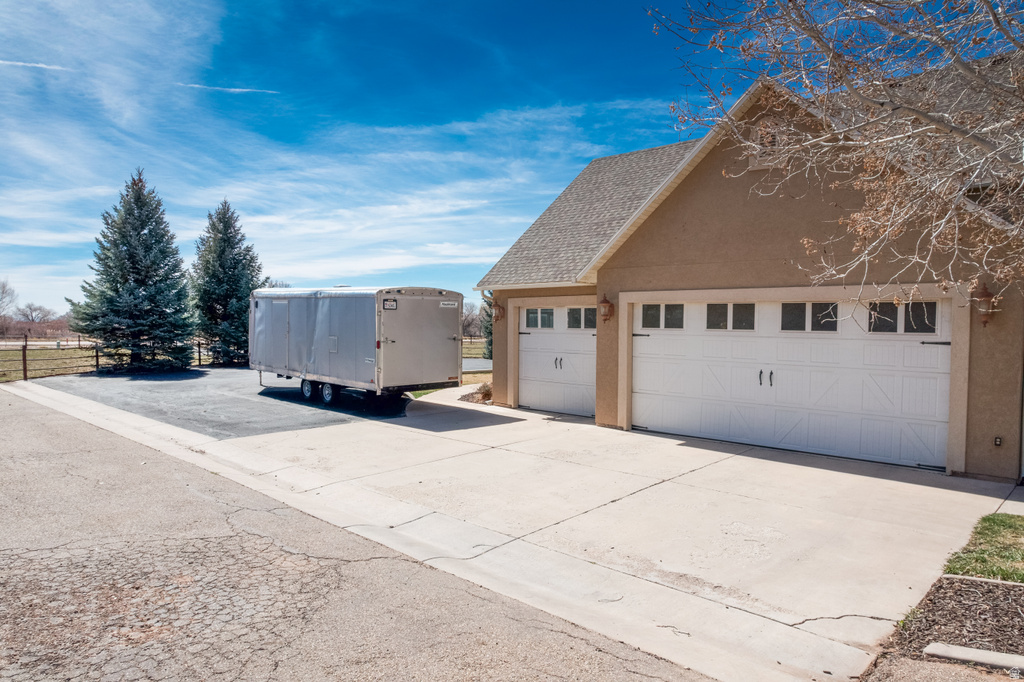 11103 E 7000 N Lapoint, UT 84039