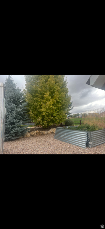 11103 E 7000 N Lapoint, UT 84039