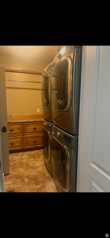 11103 E 7000 N Lapoint, UT 84039