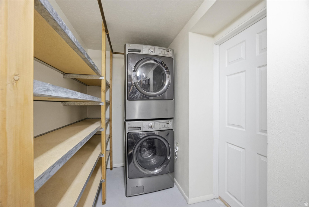 6692 W 9770 N Highland, UT 84003