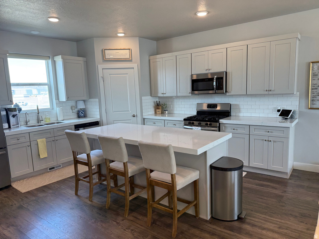 689 E RYEGRASS Eagle Mountain, UT 84005