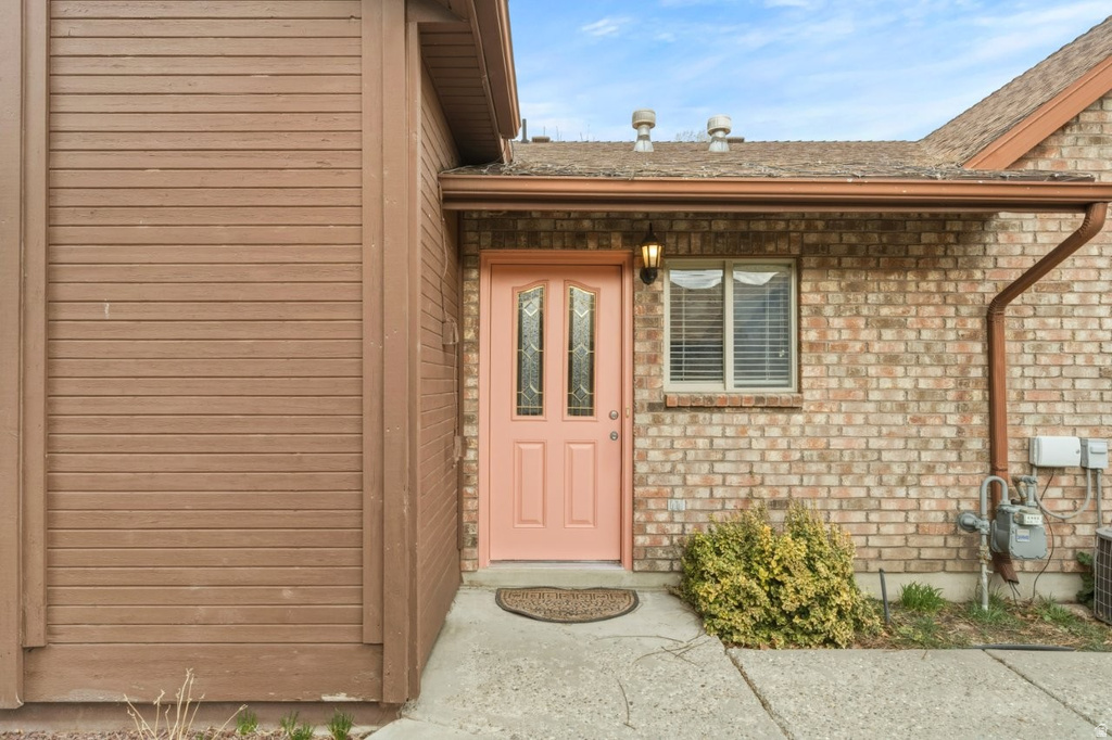 325 W WILLOW WAY Pleasant View, UT 84414