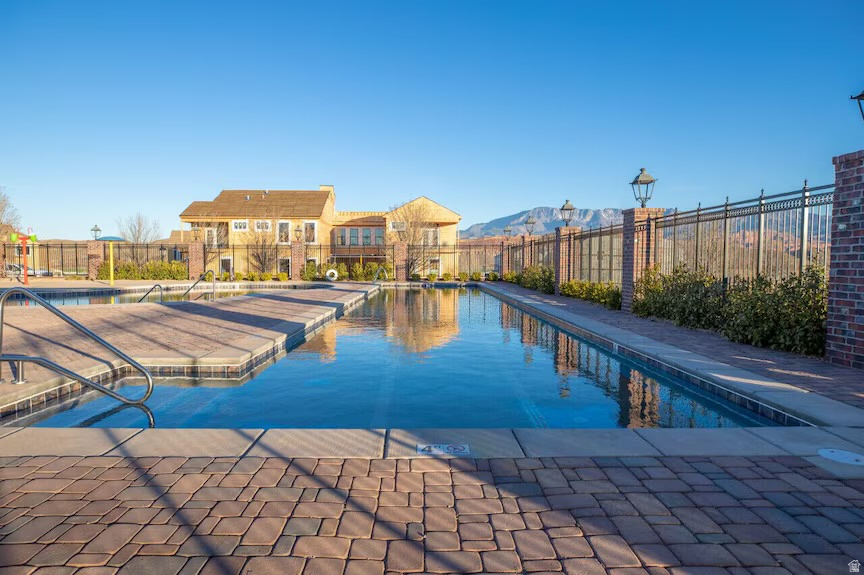 4376 W CANTERBURY RD Hurricane, UT 84737