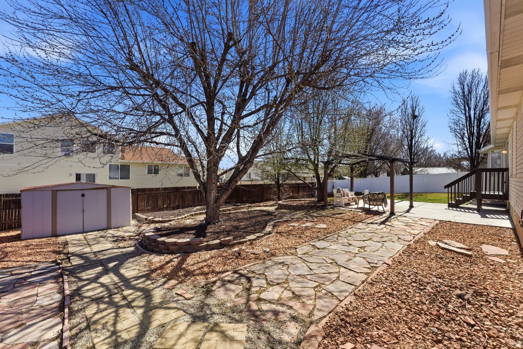 9107 S GRANADA HILLS DR West Jordan, UT 84088