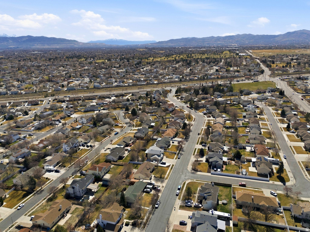 9107 S GRANADA HILLS DR West Jordan, UT 84088