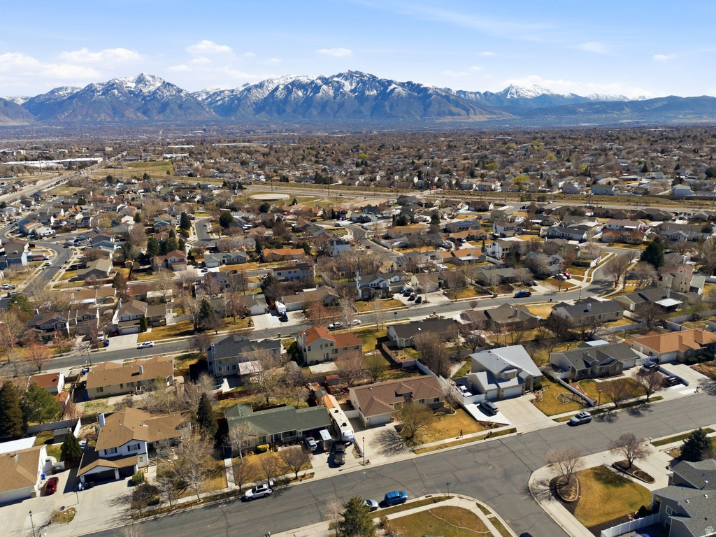 9107 S GRANADA HILLS DR West Jordan, UT 84088