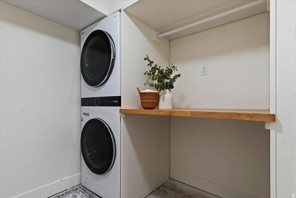 2468 S GLENMARE ST Salt Lake City, UT 84106