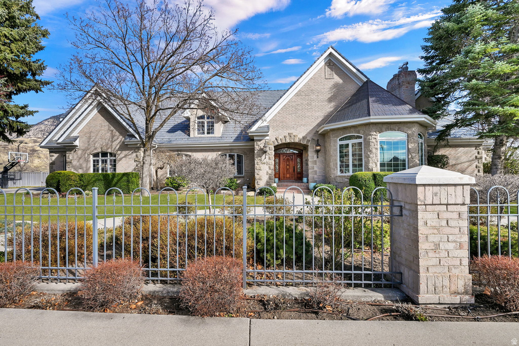 566 N BELLA VISTA DR Orem, UT 84097