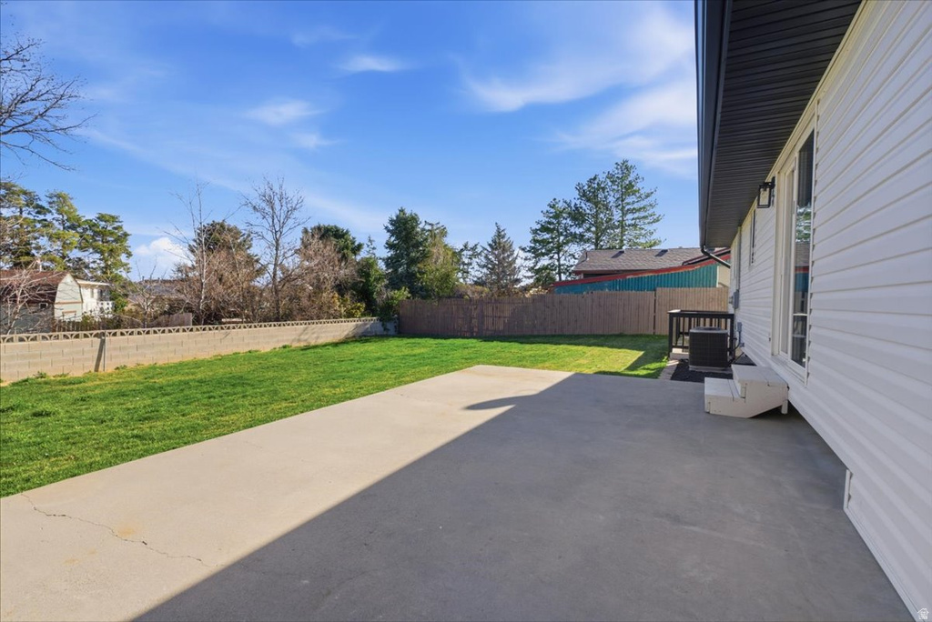 7034 W COPPERHILL DR West Valley City, UT 84128