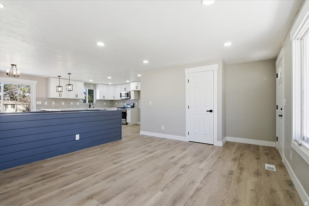 7034 W COPPERHILL DR West Valley City, UT 84128