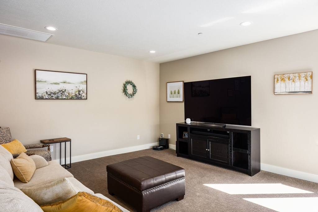 806 S SUMMIT CREEK DR Woodland Hills, UT 84653