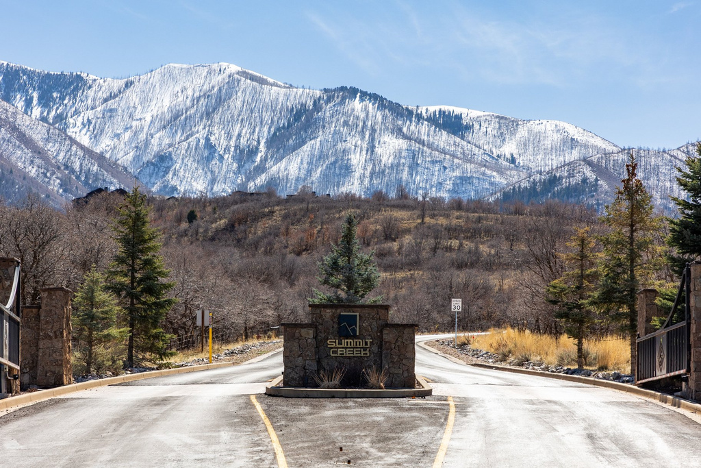 806 S SUMMIT CREEK DR Woodland Hills, UT 84653