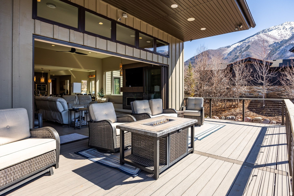 806 S SUMMIT CREEK DR Woodland Hills, UT 84653