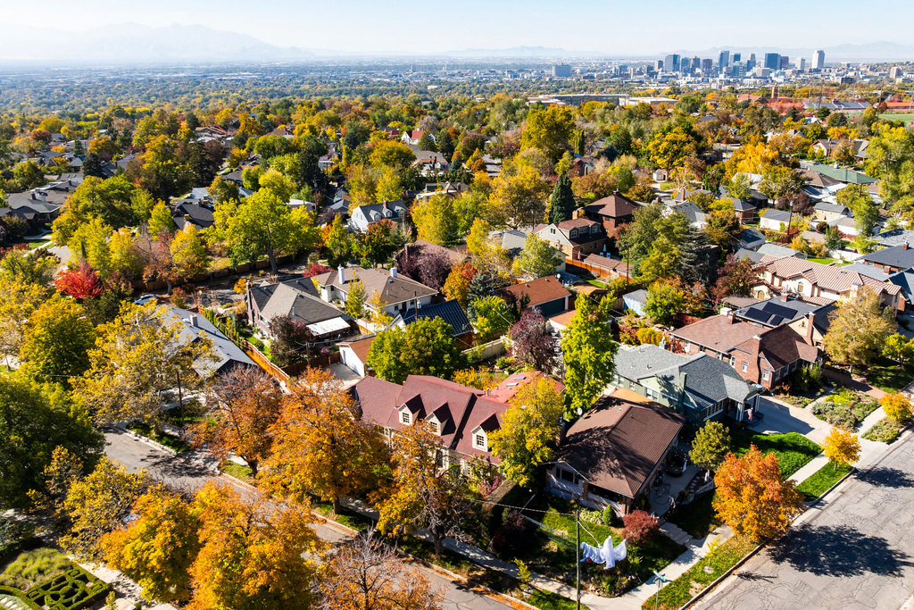 966 S DIESTEL RD Salt Lake City, UT 84105