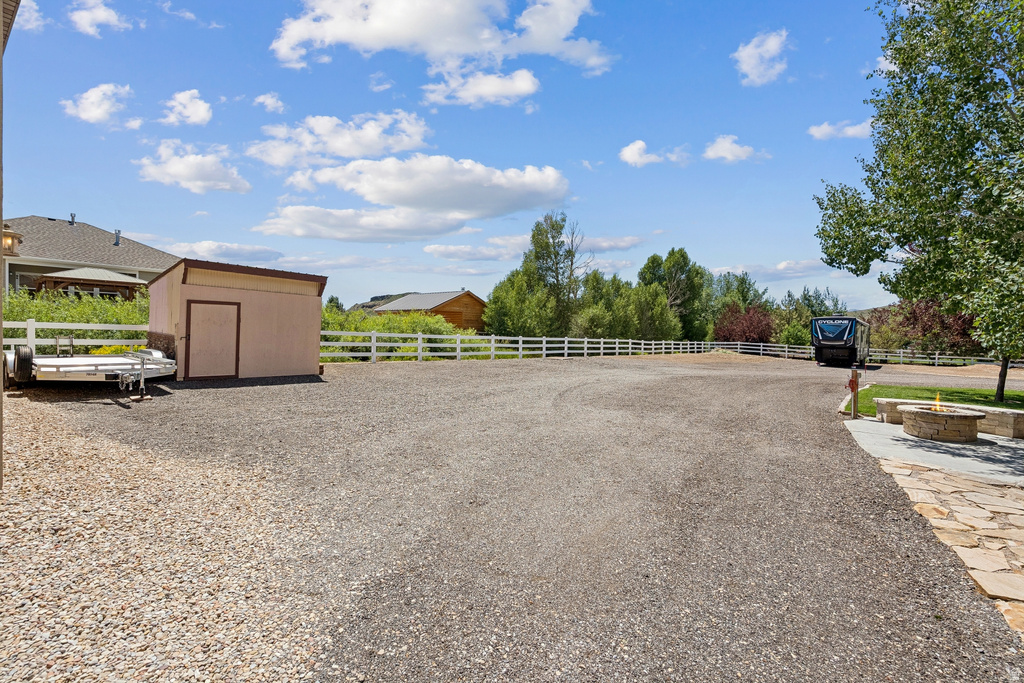 View of dirt / gravel driveway
