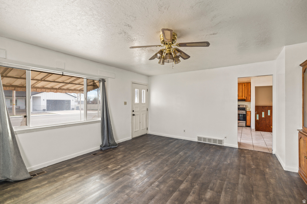 27 E 500 S Gunnison, UT 84634