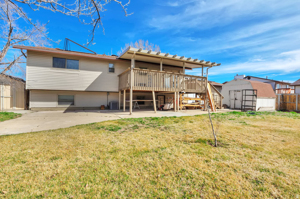1057 N 700 W Clinton, UT 84015