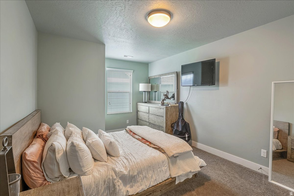 2052 W PHILLIPS ST Kaysville, UT 84037