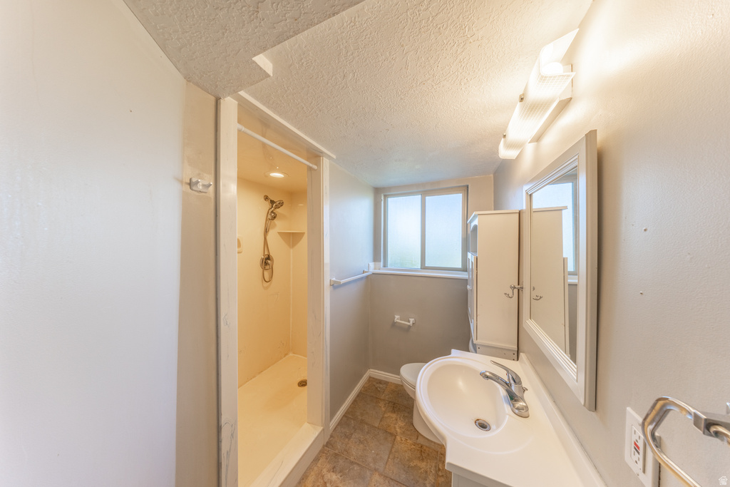 3389 W GORDON AVE Layton, UT 84041