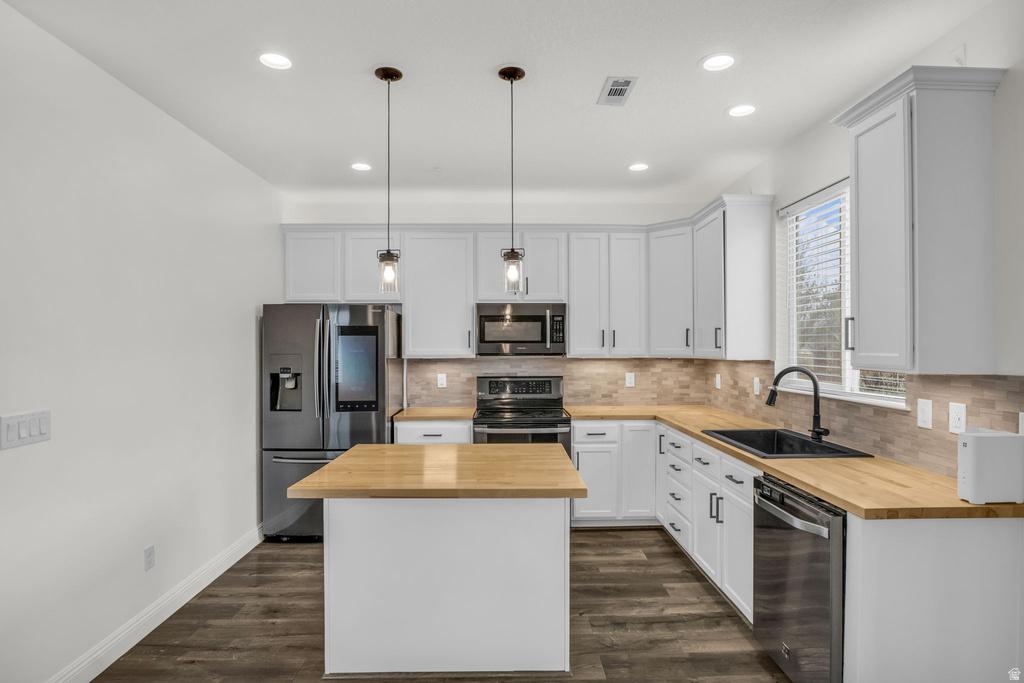 7077 S GREENSAND DR West Jordan, UT 84084