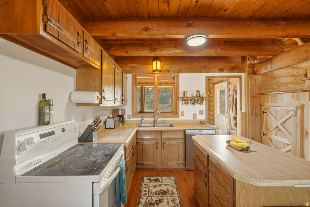 15718 N DEEP CREEK RD Lapoint, UT 84039