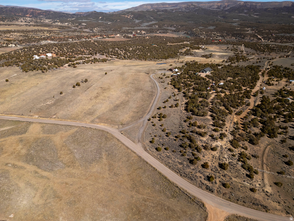 15718 N DEEP CREEK RD Lapoint, UT 84039